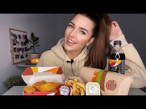 Видео: ЖУТКИЕ ВОСПОМИНАНИЯ🥶  МУКБАНГ БУРГЕР КИНГ цезарь ролл наггетсы MUKBANG burger king roll nuggets