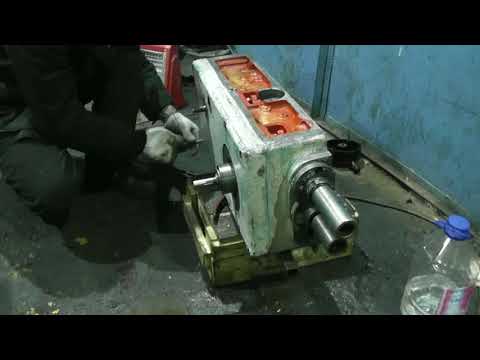 Видео: Ремонт фартука, коробки подач и шпиндельной бабки 1к62.
