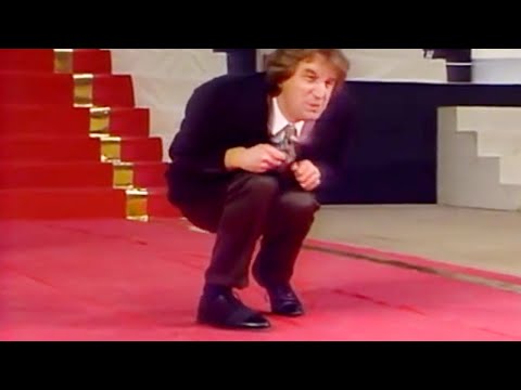 Видео: Ярмольник показывает пантомимы - КВН 1992
