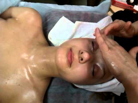 Видео: Косметический массаж лица - зан.2 (школа Надежды Ким)