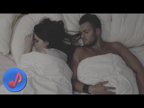 Видео: НАШЕVREMЯ - Запуталась [Новые Клипы 2024]