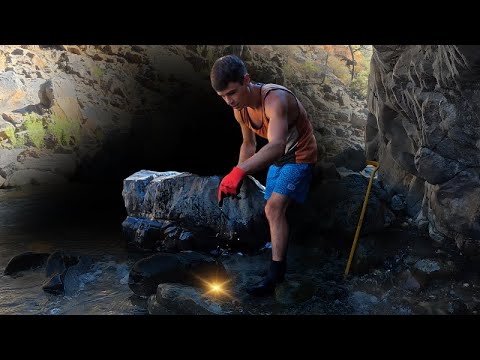 Видео: Вы не поверите, что я нашел за этим камнем!