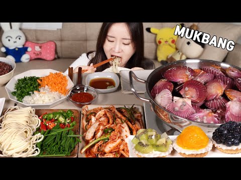 Видео: MUKBANG :) Обед из трех блюд с морскими гребешками | Десерт - сырно-фруктовый пирог.