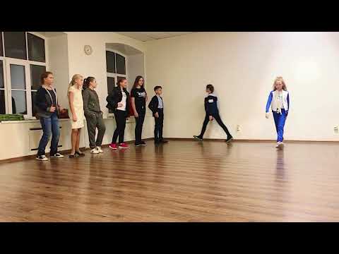 Видео: Урок дефиле для моделей. Детское дефиле. Подготовка к показу.