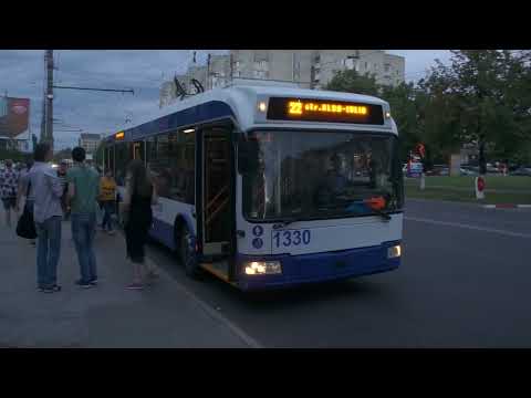 Видео: Кишинев 2 ноября 2015, Буюканы, ул. С. Альенде, пр-т  Энгельса, Алба Юлия вечером.