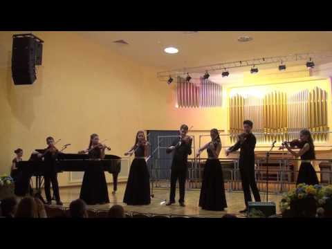 Видео: V. Sinenko "Melody". В. Синенко "Мелодия". Исполняет ансамбль скрипачей "Камертон".