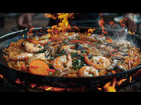 Видео: УЛИЧНАЯ ЕДА, но домашний вкус/ Потрясающие навыки приготовления вока/ Жареный рис, фо из говядины И
