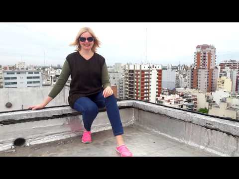 Видео: Женский Жилет (безрукавка) спицами. Узор из обвитых петель (восьмерки) 💛 Красивое вязание спицами