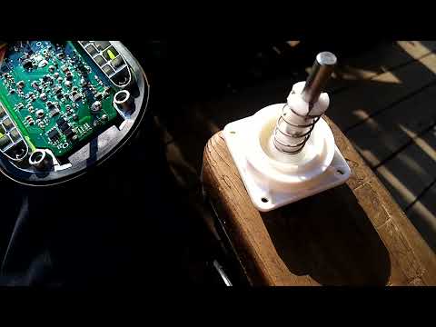 Видео: НАЧАЛ БАРАХЛИТЬ ДЖОЙСТИК ПУЛЬТА ЭЛЕКТРИЧЕСКОЙ КОЛЯСКИ! ВЫЯВЛЯЮ ПРИЧИНУ!!!