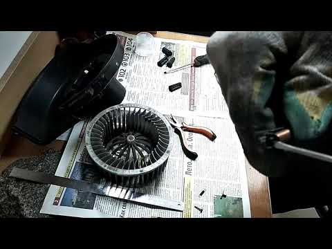Видео: Замена щёток мотора печки Шкода Рапид. Периодически не запускается вентилятор печки Skoda Rapid