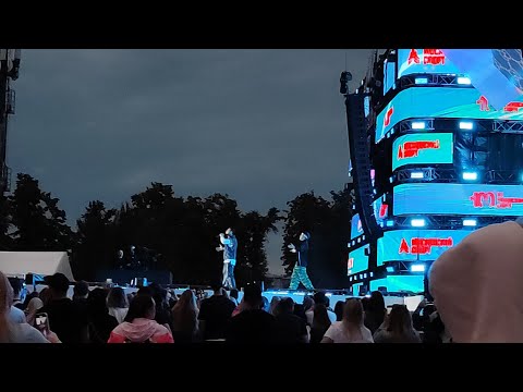 Видео: Gayazov Brothers - MIX (День Московского спорта Новое радио,Лужники)