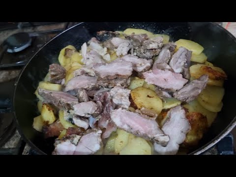 Видео: Готовлю  вкусное оливье.А картошечку жарю на сале ,да и с мясом ещё! # Вкусный ужин # Домашняя еда #