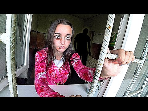 Видео: ДЕВОЧКУ унижали В ПСИХУШКЕ. ПОХИТИЛИ и закрыли в Психбольнице а4. ВЕРОНИКА Все СЕРИИ про ПСИХУШКУ