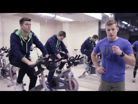 Видео: Заминка и растяжка для хоккеистов.