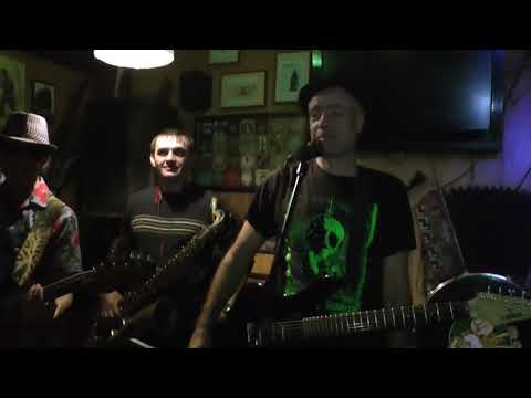 Видео: Вячеслав Хрипко и группа "Три Топора" в пабе " Бочка Патрика"