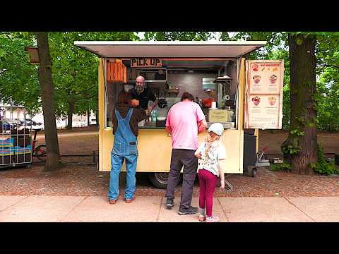 Видео: Архитектор делает Mac'n'Cheese Rock'n'Roll | Уличная еда в Берлине, Германия
