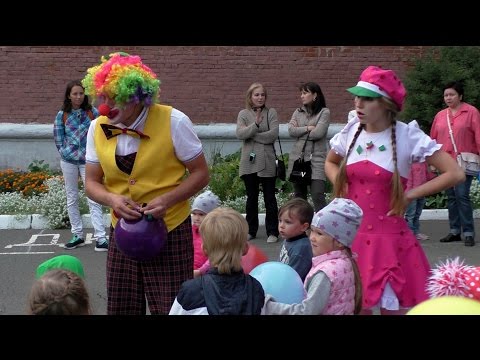 Видео: Аниматоры на детском празднике. Конкурсы и игры. Клоуны для детей.