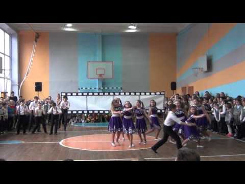 Видео: Dance show 116 6-В класс Танец "Фильм, фильм, фильм" ("Вдруг как в сказке скрипнула дверь")