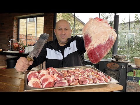 Видео: Шашлык Ассорти из сердец! Деликатес Кавказа