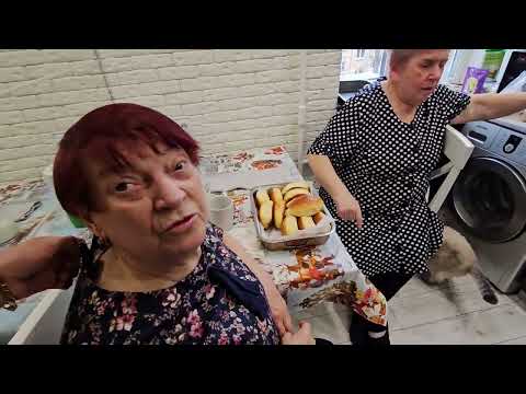 Видео: Проведал маму Надя накормиал