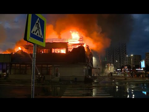 Видео: Пожар в ТЦ «М-ЮНИ» тушили более 6-ти часов