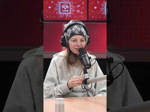 Видео: Первый поцелуй – дело такое, травматичное😆 #LoveRadio #Минаева #КрасавцыLoveRadio