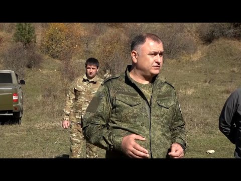 Видео: Президент Алан Гаглоев приветствовал участников марш - броска на бронетехнике.