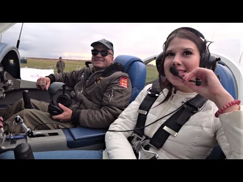 Видео: ПЕРВЫЙ РАЗ НЕ СТРАШНО КРИЧАЛА НАСТЯ )))