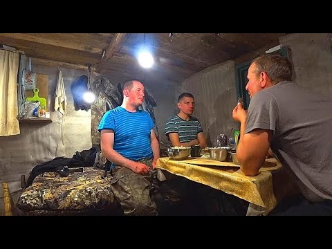 Видео: Добрались до избы рыбака. Заключительная часть сплава по таёжной речке. Рыбалка на хариуса. Тайга.