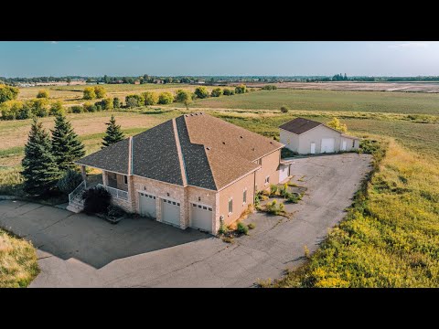 Видео: ОНИ ЖИЛИ ЗДЕСЬ 2 МЕСЯЦА НАЗАД! Странная история этого заброшенного особняка 2004 года!