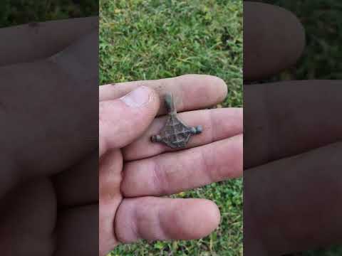 Видео: Обломок редкого старинного креста #equinox #metaldetecting #коп #minelab #история