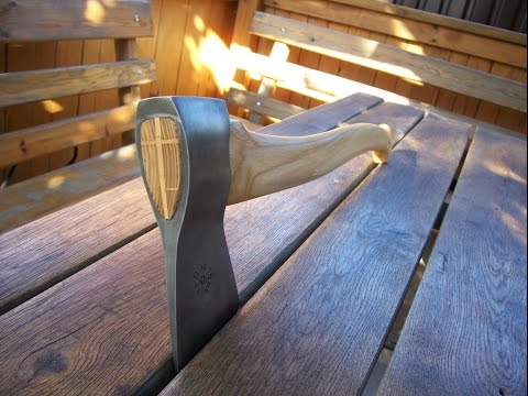 Видео: Як правильно розклинити сокиру. How to wedge an ax correctly.