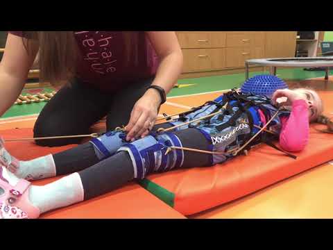 Видео: костюм Адели