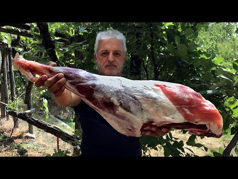 Видео: Готовим вкусное козье мясо в глиняном горшочке | Традиционный рецепт плова | ASMR Кулинария