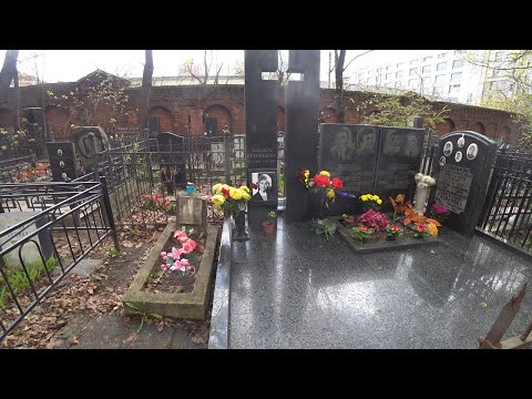 Видео: МОГИЛЫ АКТЕРОВ КУЛЬТОВОГО ФИЛЬМА ДЕВЧАТА!!!