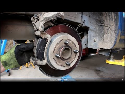 Видео: Замена задних тормозных колодок на Kia Rio 1,4 Киа Рио 2013 года