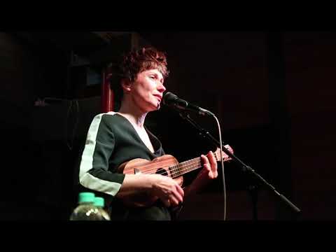 Видео: Ангел Золотые Глаза. Света Бень