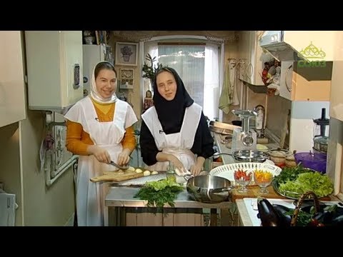 Видео: Кулинарное паломничество. Свято-Введенский Островной монастырь. Готовим фаршированную щуку. Часть 1