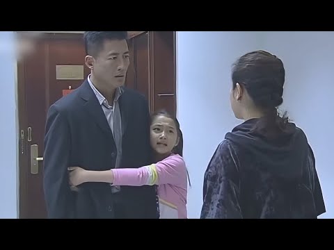 Видео: 【Фильм】Любовница беременна; муж хочет, чтобы она родила, но жена узнает и шлепает его!