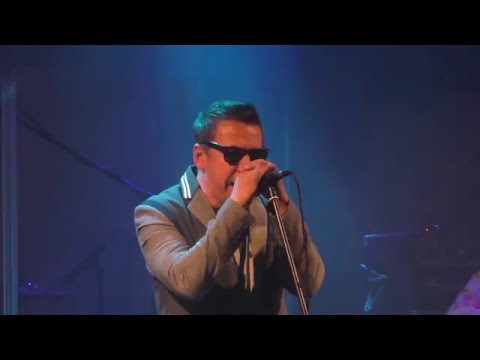 Видео: Группа "Танцы Минус" в клубе "Космонавт" (СПб) 08.03.16