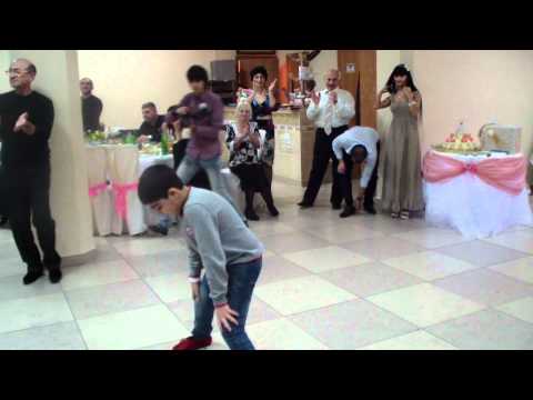 Видео: арнольдик кинтаури