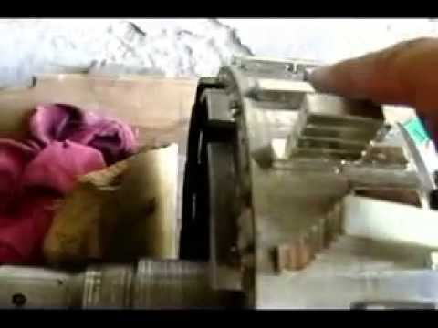 Видео: Клеим магниты на ротор.  we glue magnets on a rotor