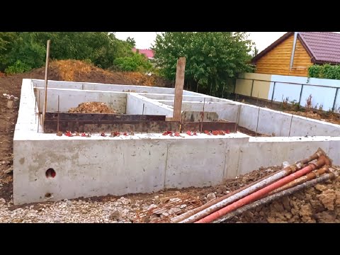 Видео: Строительство свайно - ленточного фундамента часть 3