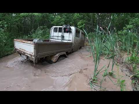 Видео: Битва грузовиков на бездорожье. Offroad