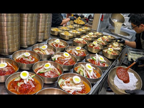 Видео: Невероятно! 500 мисок острых холодных лапши из КНДР в день – Корейская уличная еда