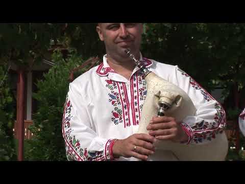 Видео: Клуб за автентичен фолклор "Георги Жеков" с.Айдемир- Рада пере бяло платно