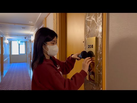 Видео: АСМР Корея Экскурсия в гостиницу 🏨Тингл нажатие , царапина , отслеживание триггеров