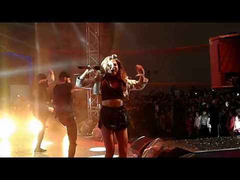 Видео: Выступление НЮШИ в ТРЦ ОКЕАНИЯ 14.10.2017 часть 2