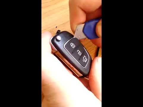 Видео: Замена кнопок на ключе зажигания хендай солярис!