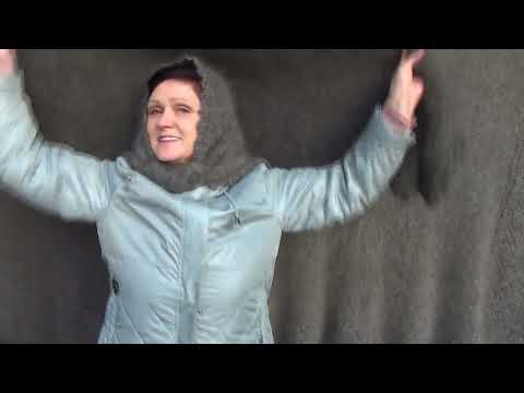 Видео: Новые пуховые платочки и косынки разных цветов. 100% козий пух и ручная работа.